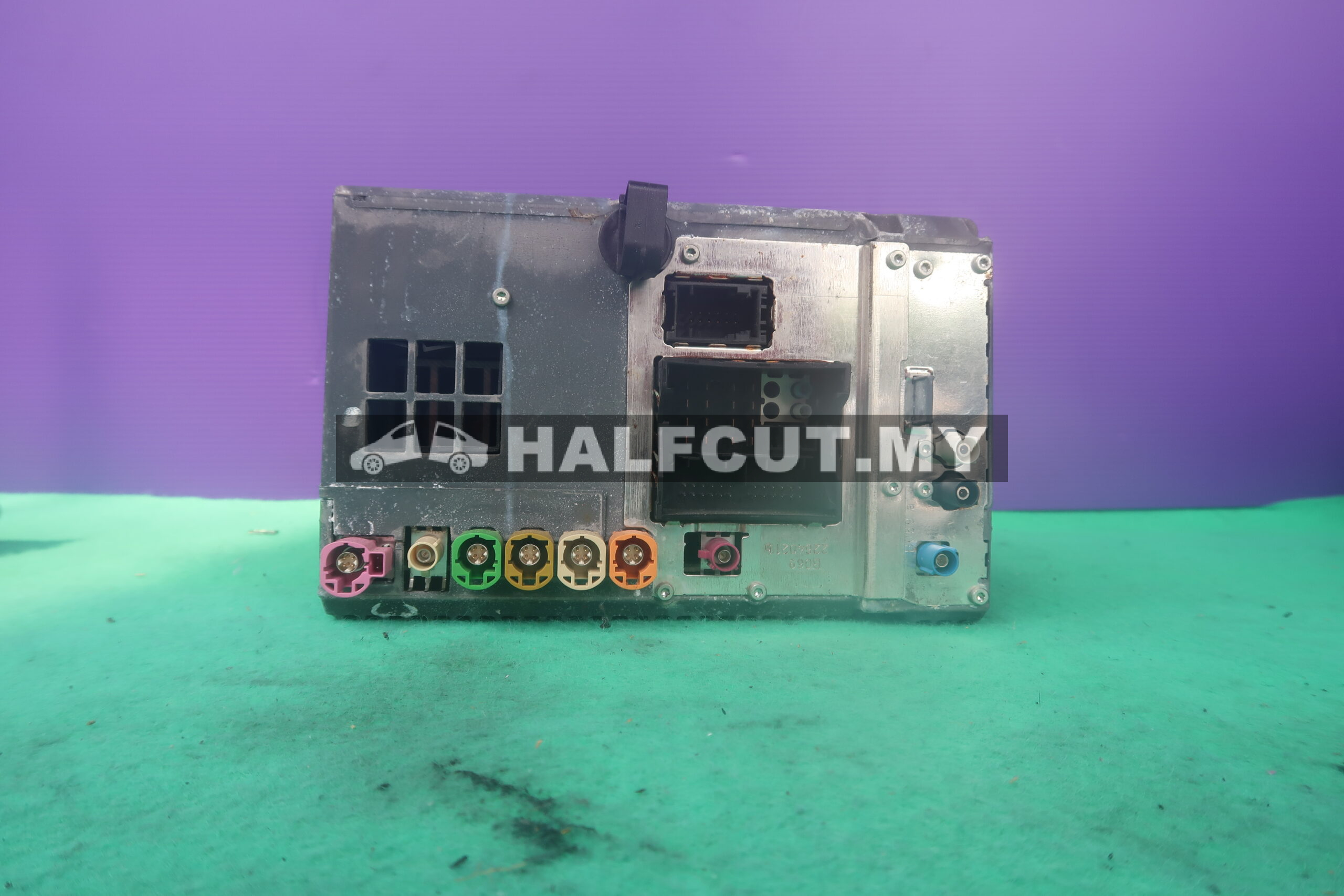 BMW F30 RADIO HEAD UNIT