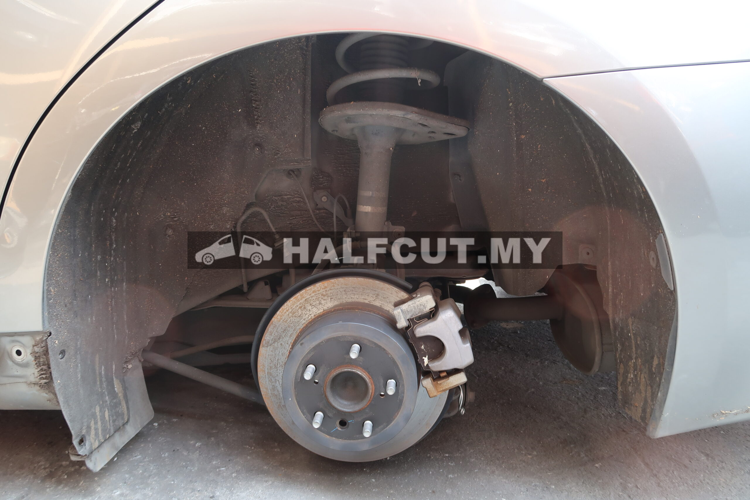 LEXUS ES250 REAR CUT