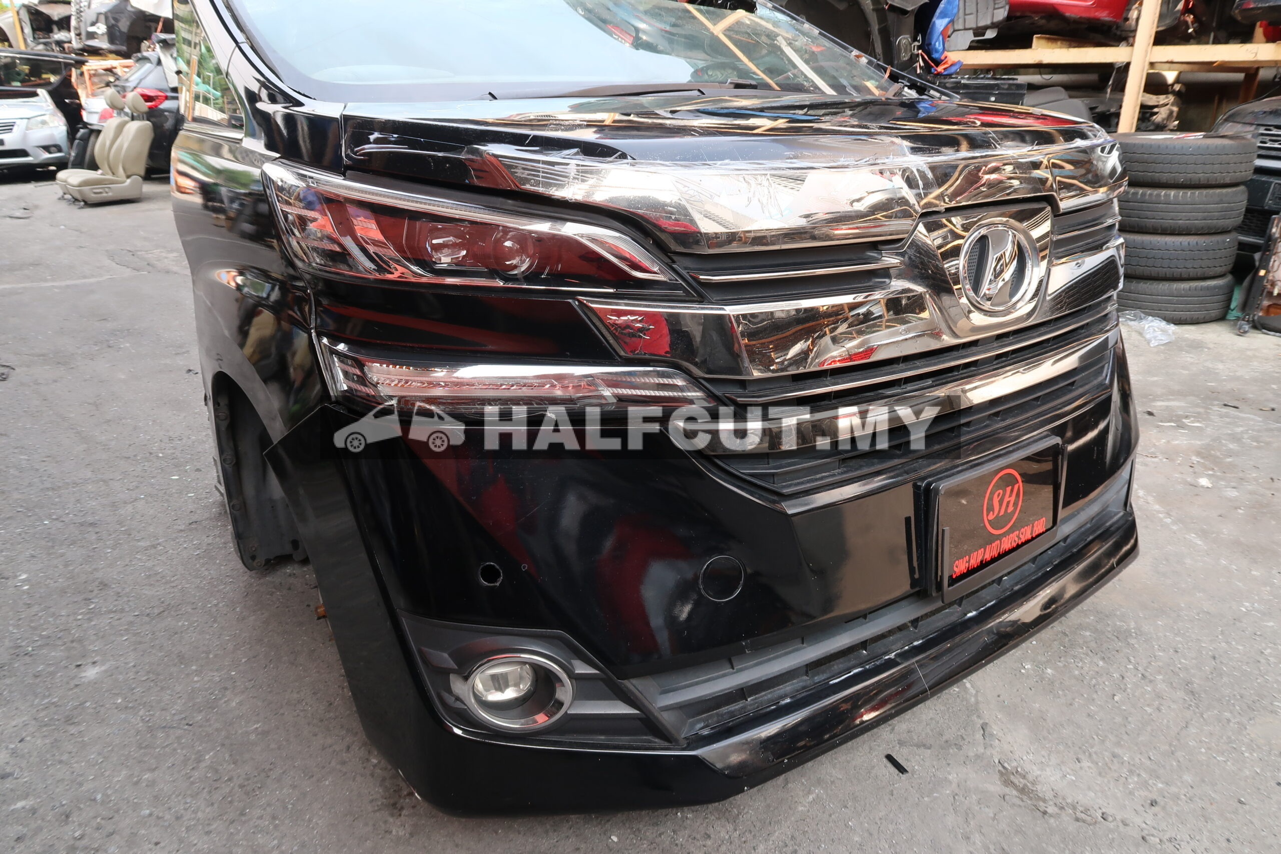 TOYOTA ALPHARD AGH30 HALF CUT
