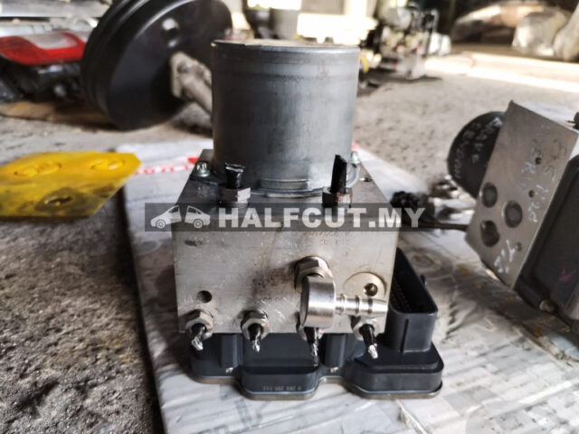 222 431 0000 W222 HYBRID ABS PUMP
