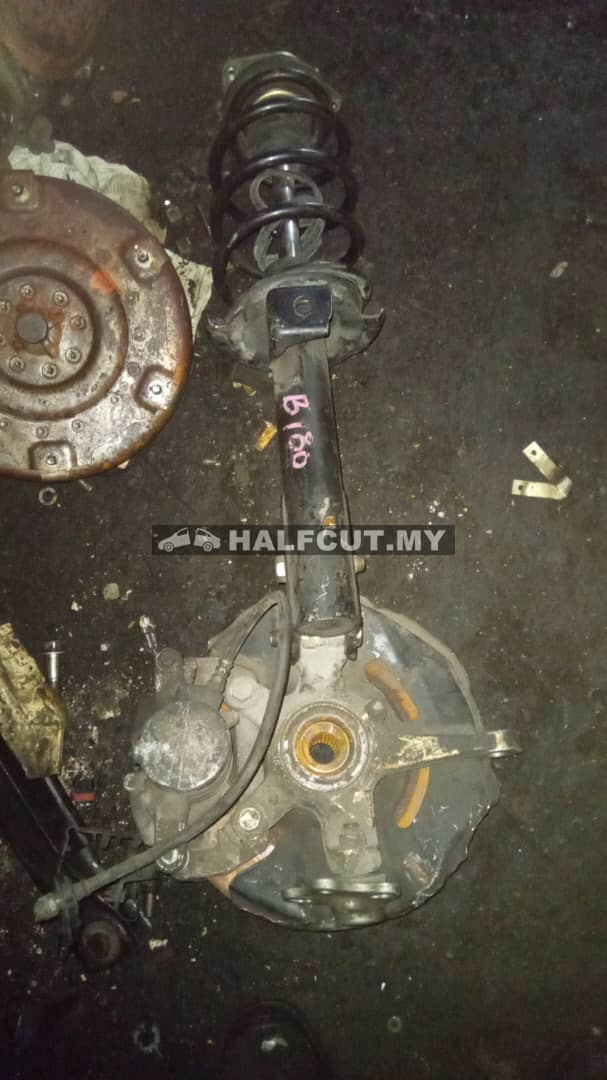 MERCEDES B180 FRONT KNUCKLE &ABSORBER F/L ABS