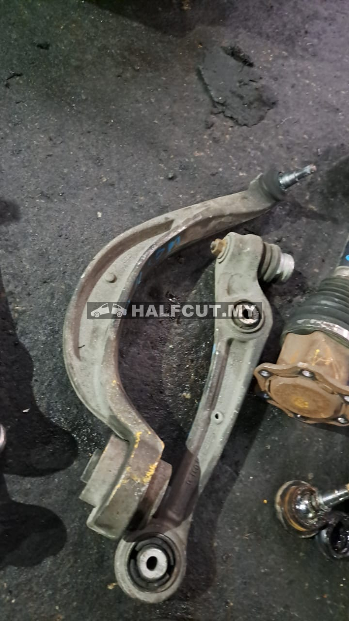AUDI  A4 CAB FRONT LOWER RH