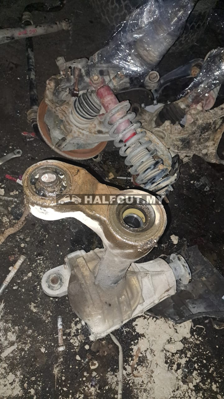 NISSAN NAVARA D40 FRONT AXLE GEAR