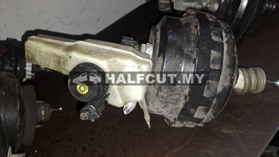 VOLKSWAGEN PASSAT B7 BRAKE MASTER PUMP