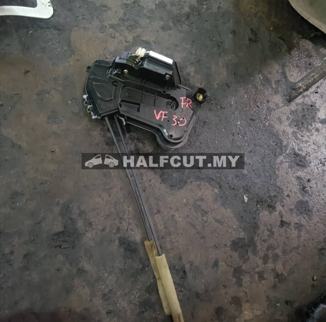 TOYOTA VELLFIRE 30 FRONT DOOR LOCK F/R