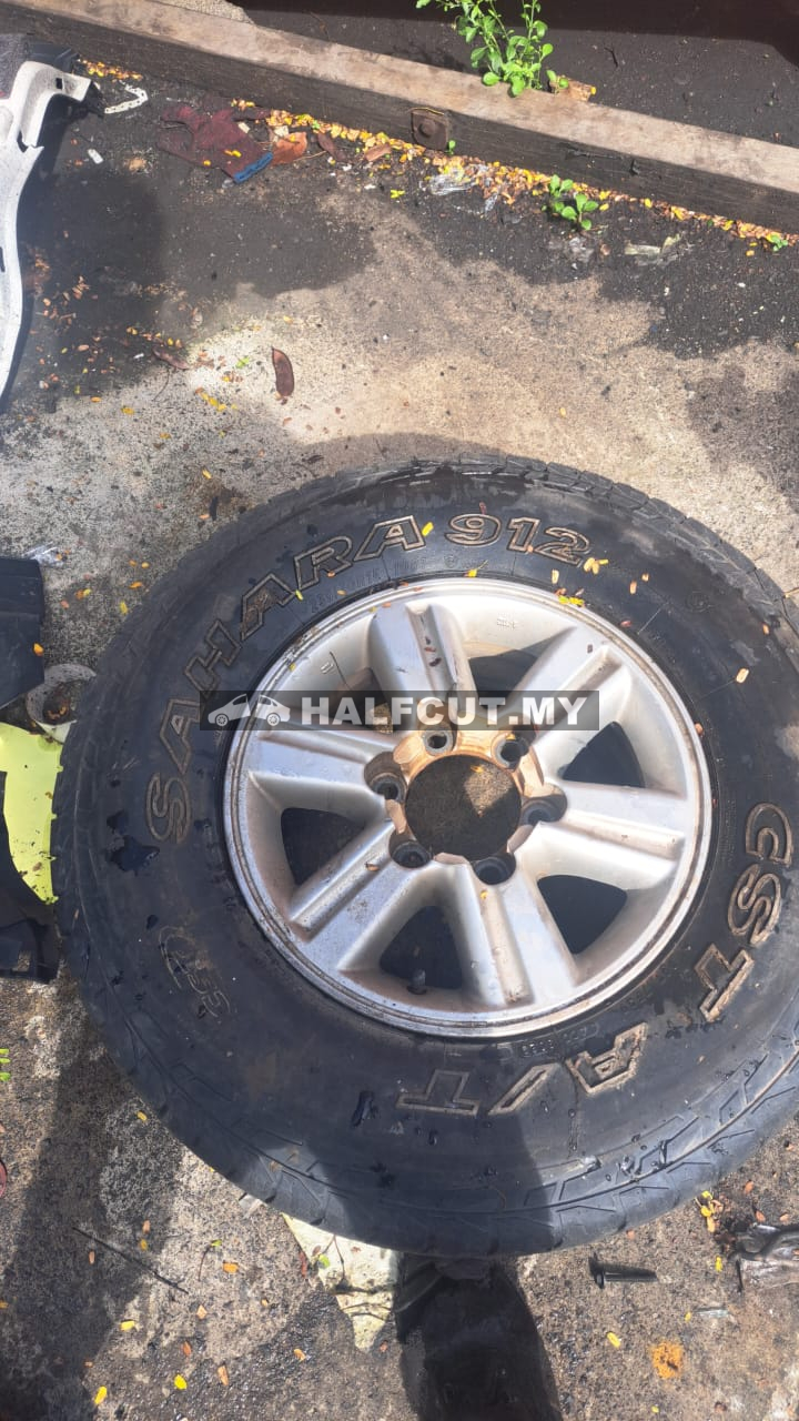 TOYOTA HILUX KUN26 2KD SPORT RIM R15