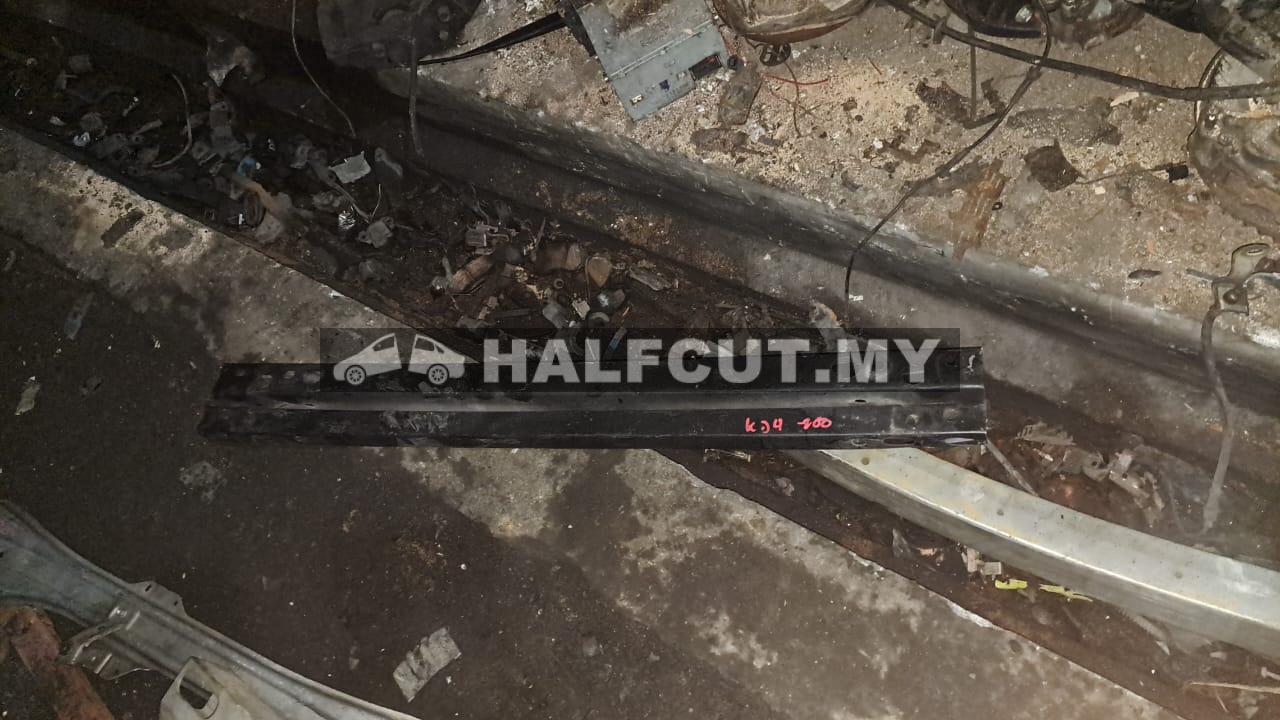 TOYOTA HIACE KDH200 FRONT BUMPER REINFORCEMENT