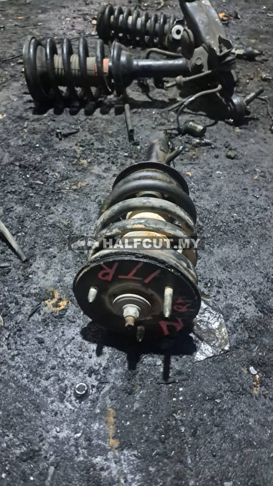 TOYOTA INNOVA 1TR FRONT ABSORBER RH