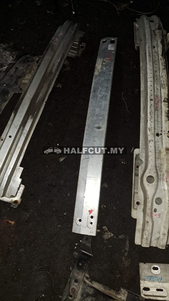 TOYOTA LEXUS IS250 FRONT BUMPER REINFORCEMENT