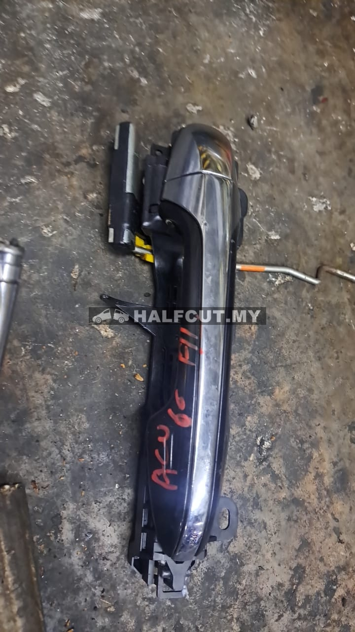 TOYOTA HARRIER ACU60 FRONT HANDLE F/L