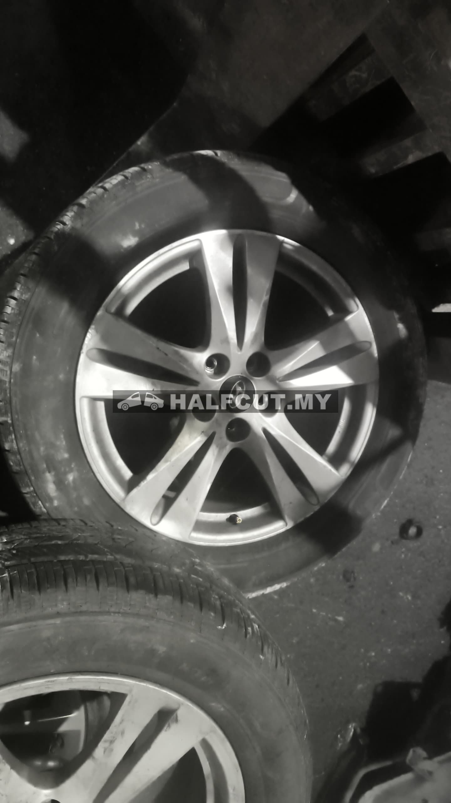 HYUNDAI SANTA FE SPORT RIM R18
