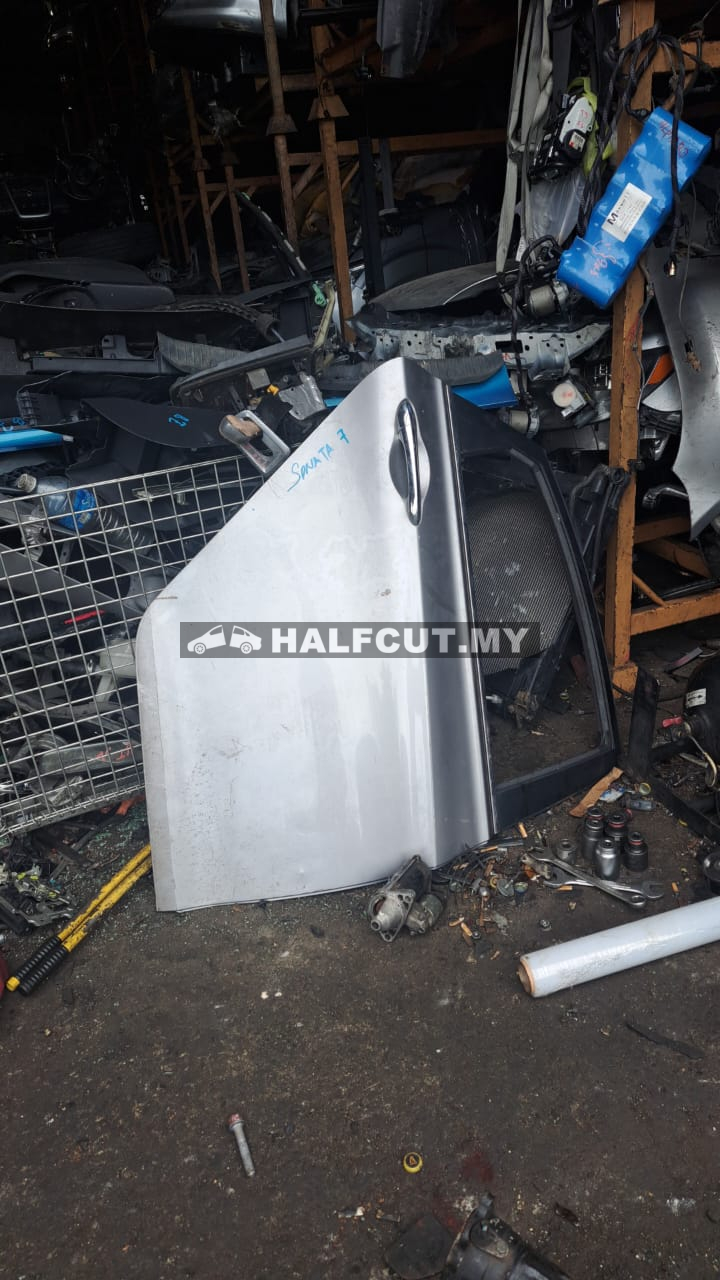 HYUNDAI SONATA 7 REAR DOOR R/R