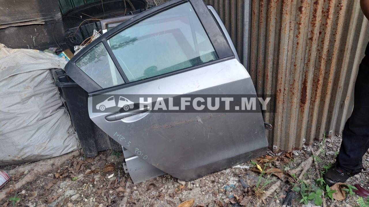 MAZDA 3 2010 REAR DOOR R/R