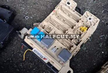 TOYOTA CAMRY ACV40  2.4 FUSE BOX ECU (RT)