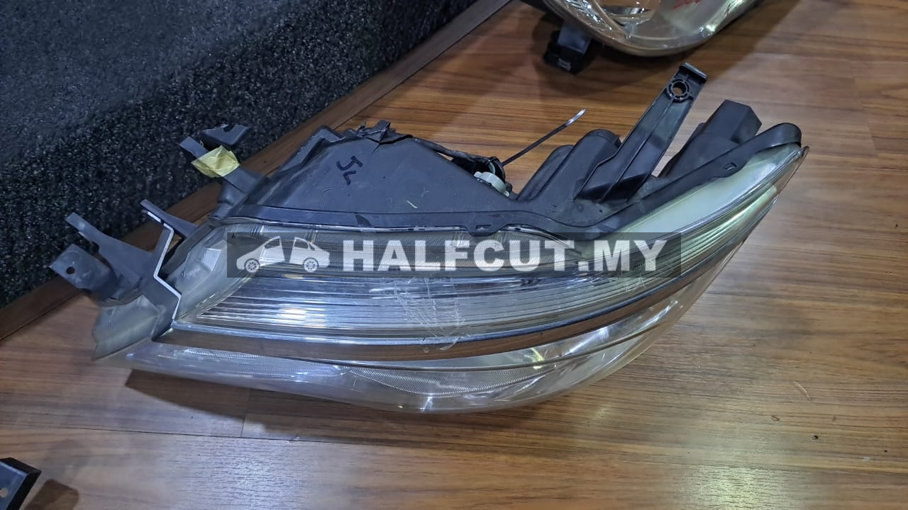NISSAN SERENA C26 HEAD LAMP (100-23683) LH