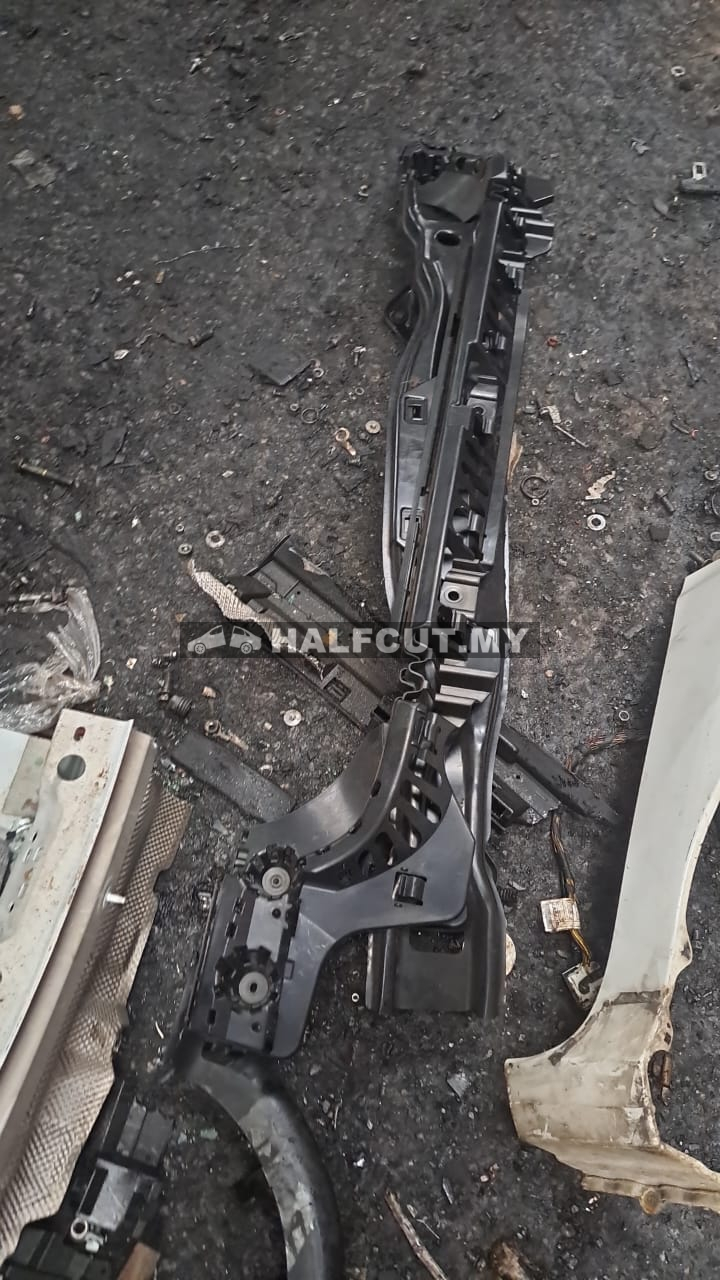 BMW F30 REAR BUMPER REINFORCEMENT