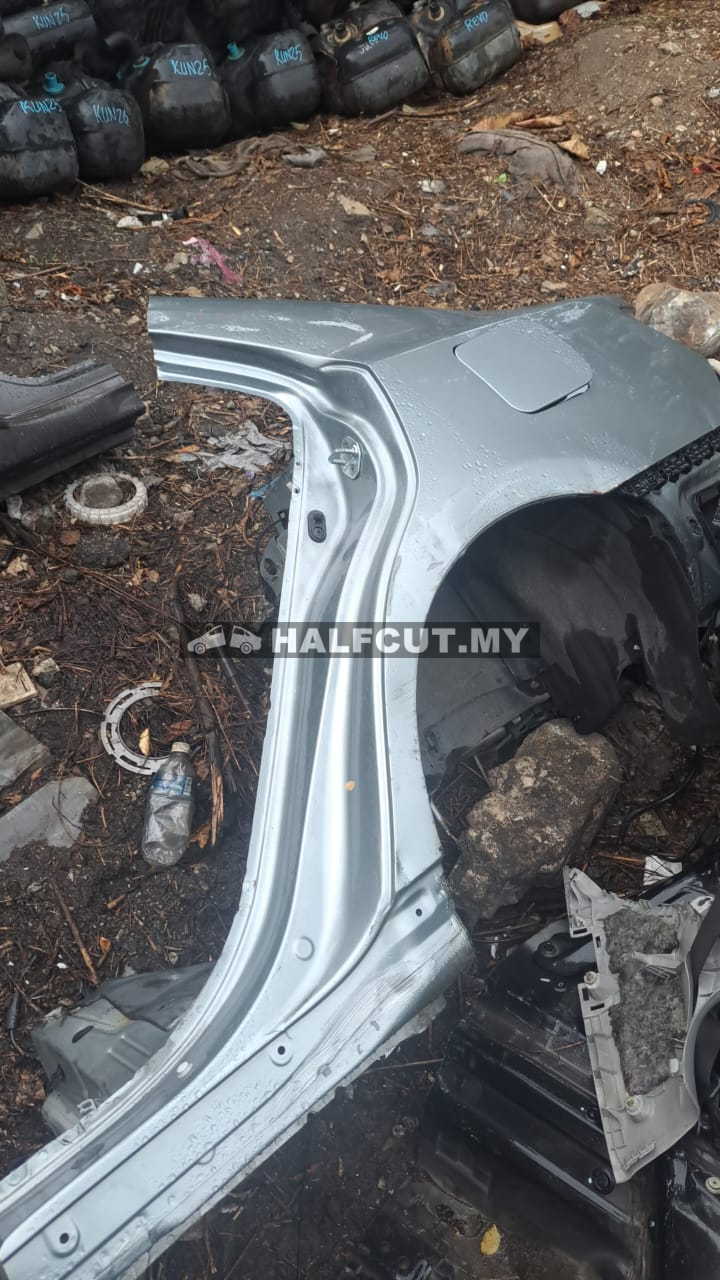 TOYOTA CAMRY ACV50 REAR FENDER LH