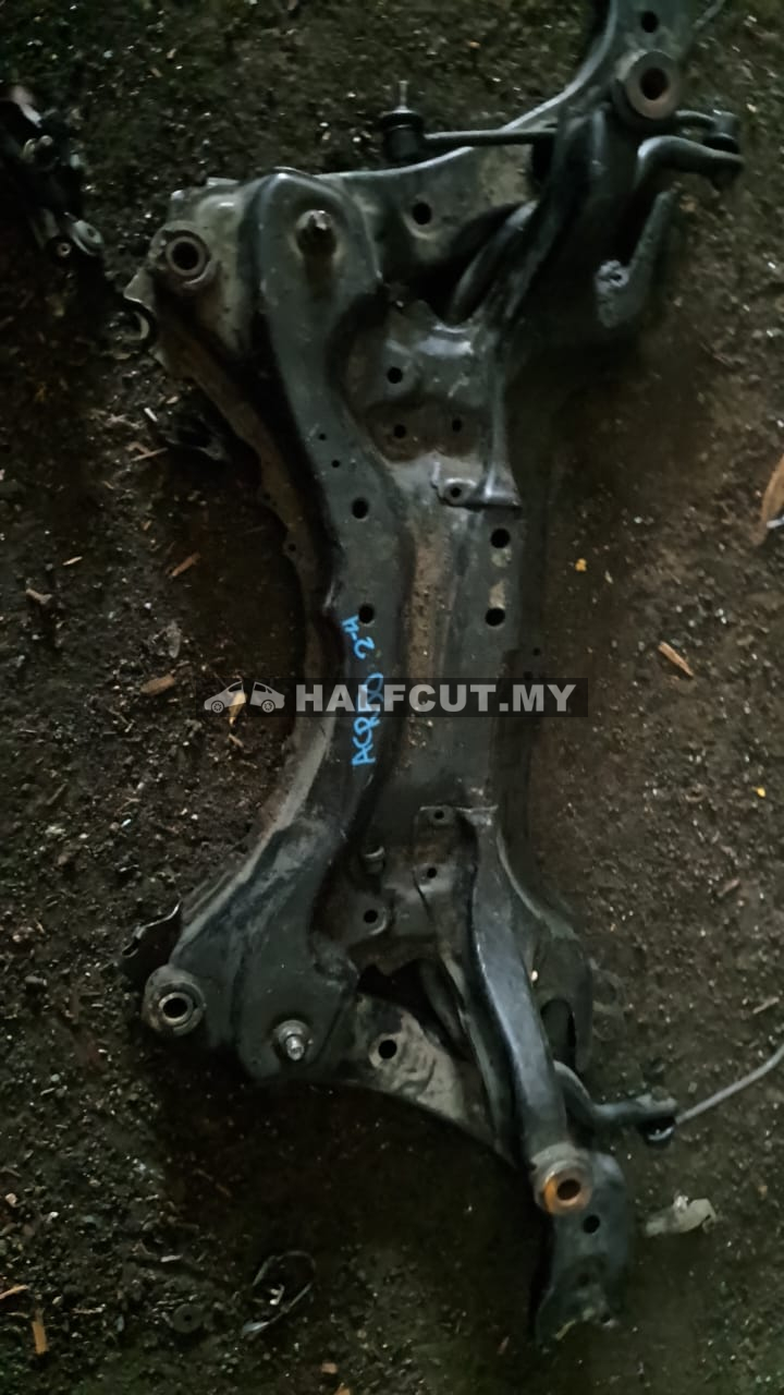 TOYOTA ESTIMA ACR50 2.4 FRONT CROSSMEMBER
