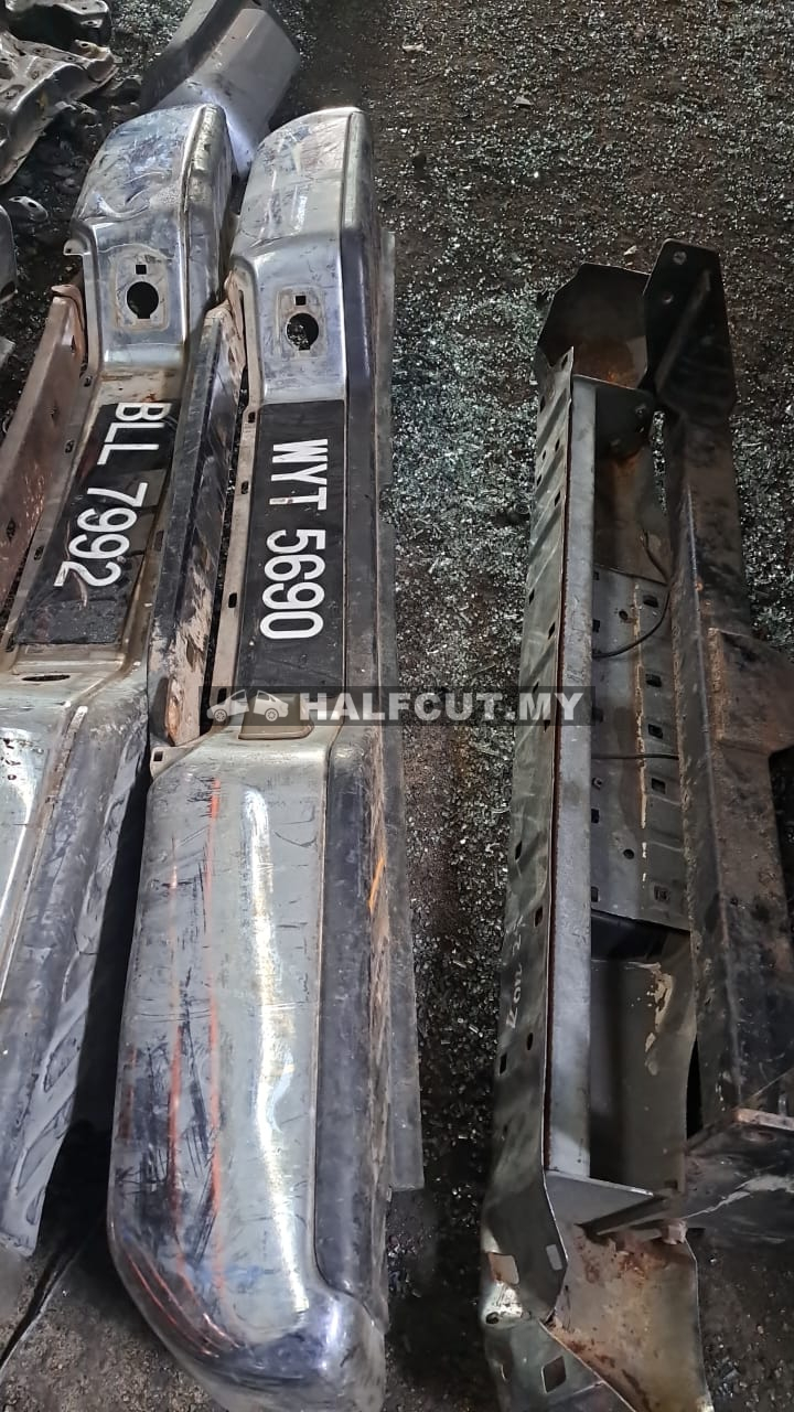 NISSAN NAVARA D40 REAR BUMPER