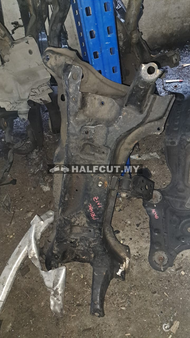 TOYOTA PRIUS C FRONT CROSSMEMBER