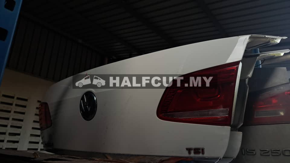 VOLKSWAGEN PASSAT B7 REAR BONNET