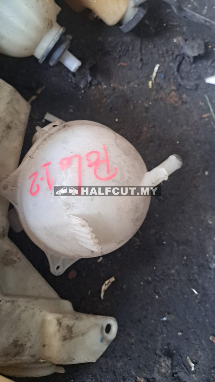 VOLKSWAGEN POLO 1.2 WIPER TANK