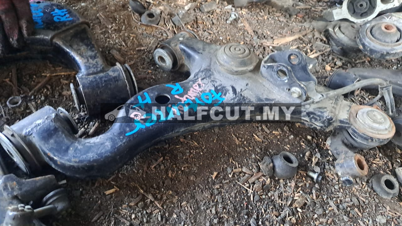 TOYOTA FORTUNER FRONT LOWER RH