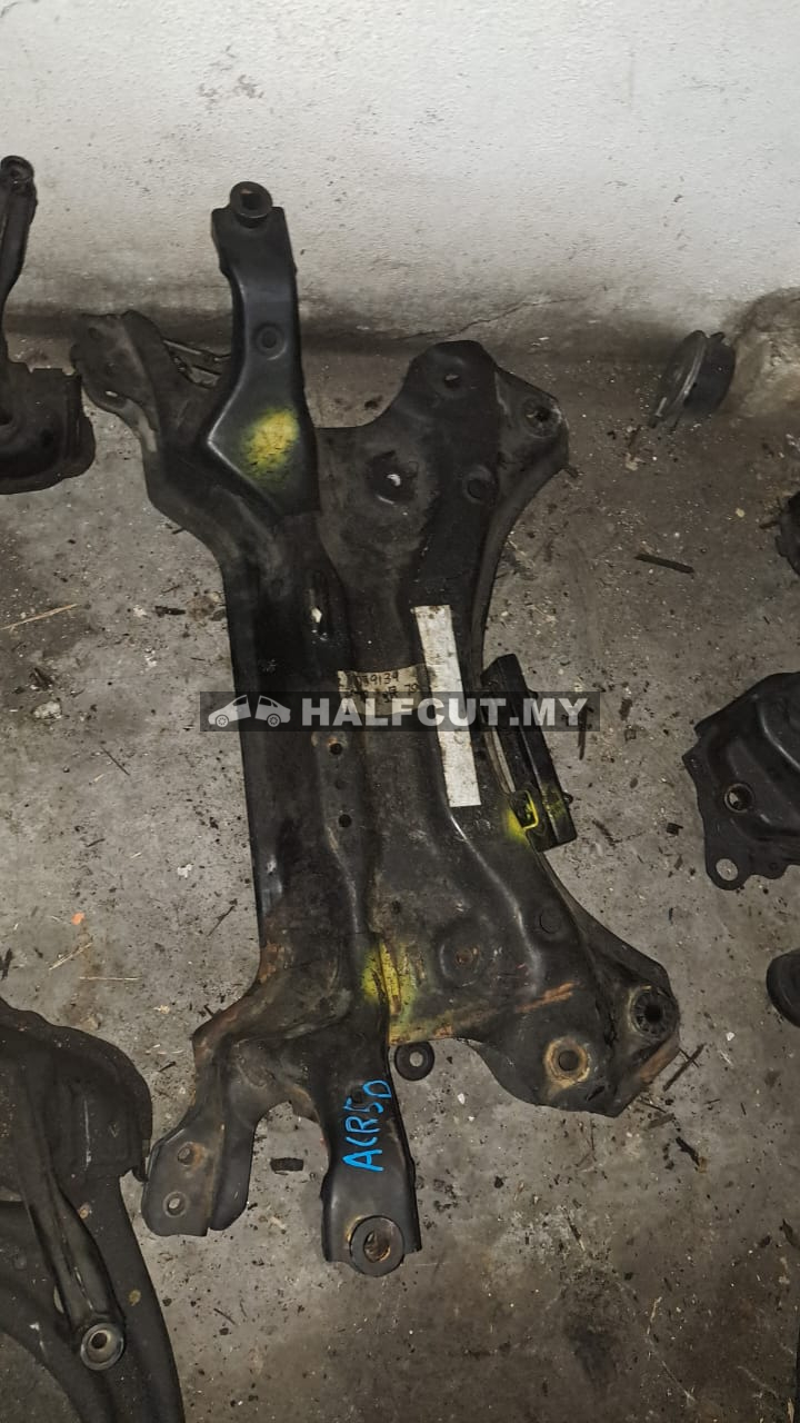 TOYOTA ESTIMA ACR50 2.4 FRONT CROSSMEMBER