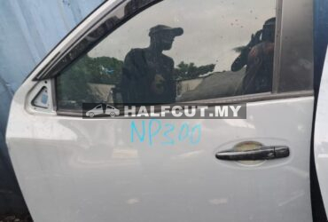 NISSAN NAVARA NP300 FRONT DOOR F/L