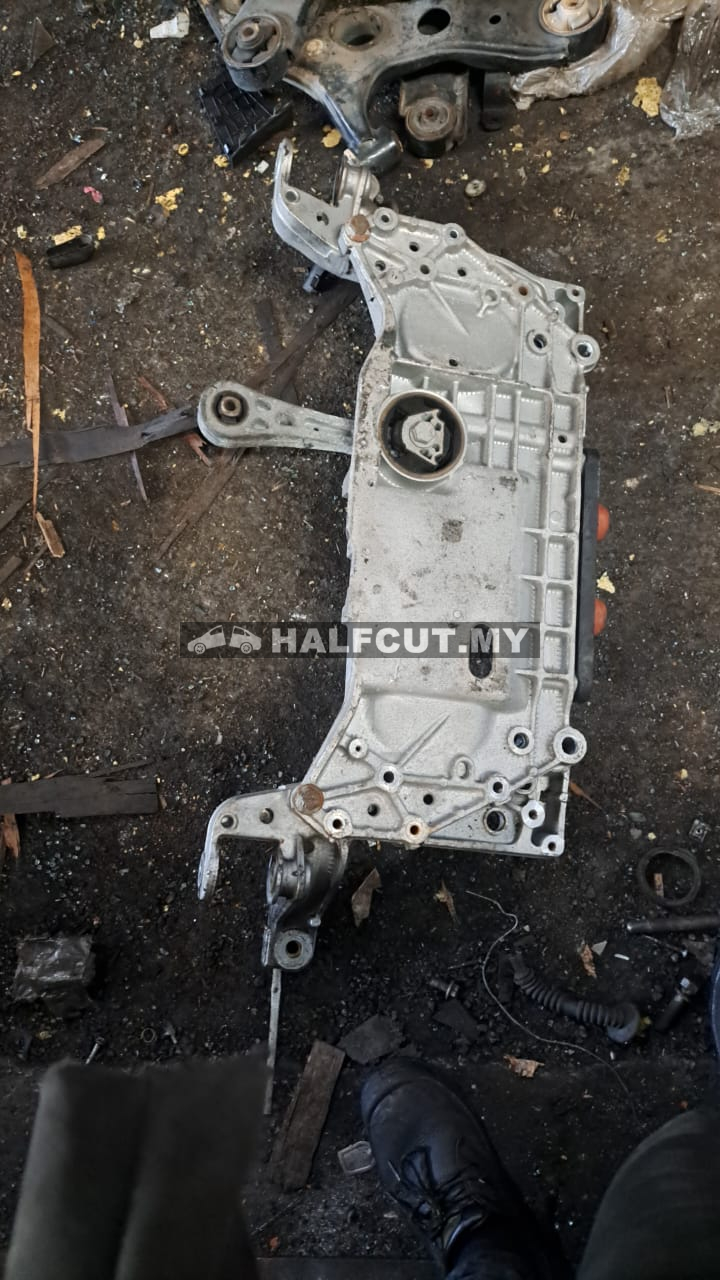 VOLKSWAGEN TOURAN FRONT CROSSMEMBER