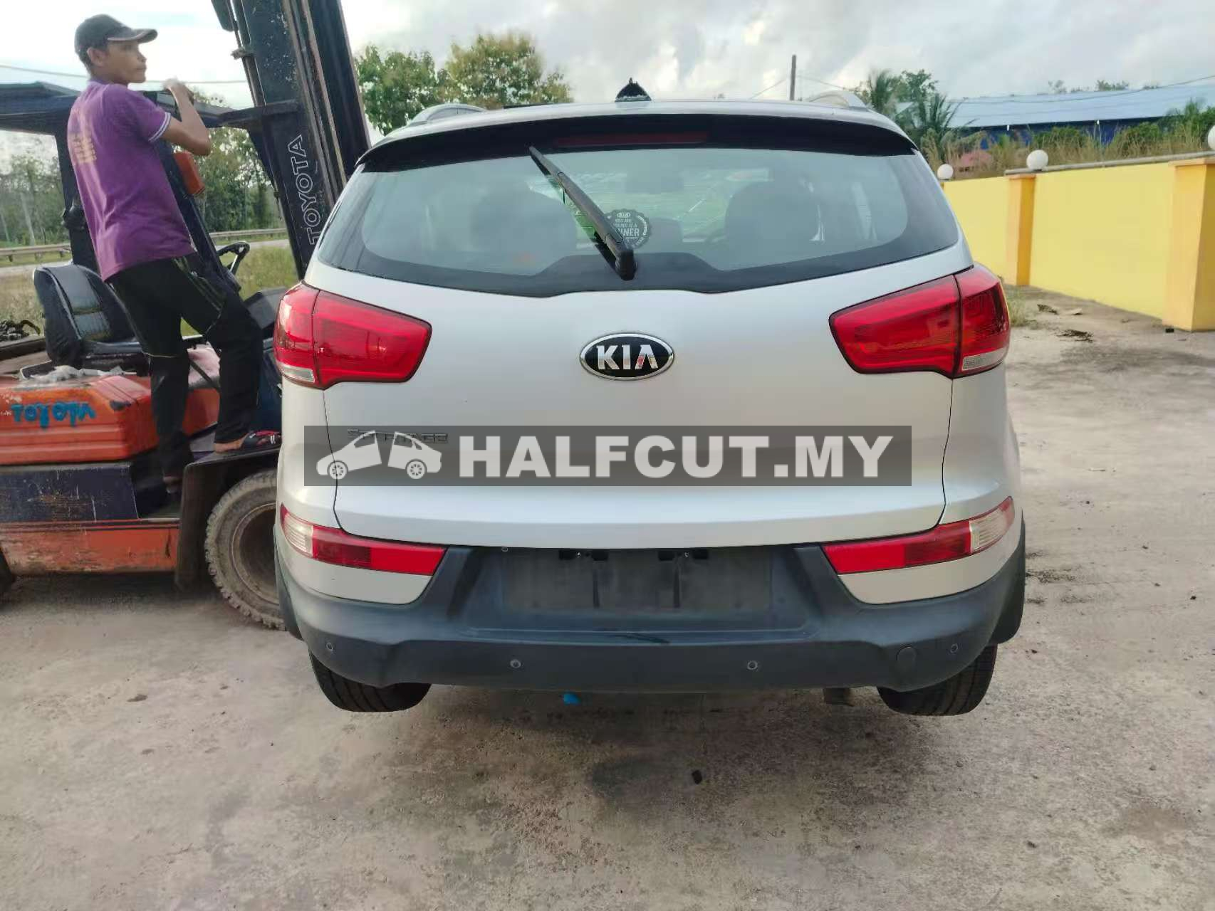 KIA SPORTAGE 2012 HALF CUT
