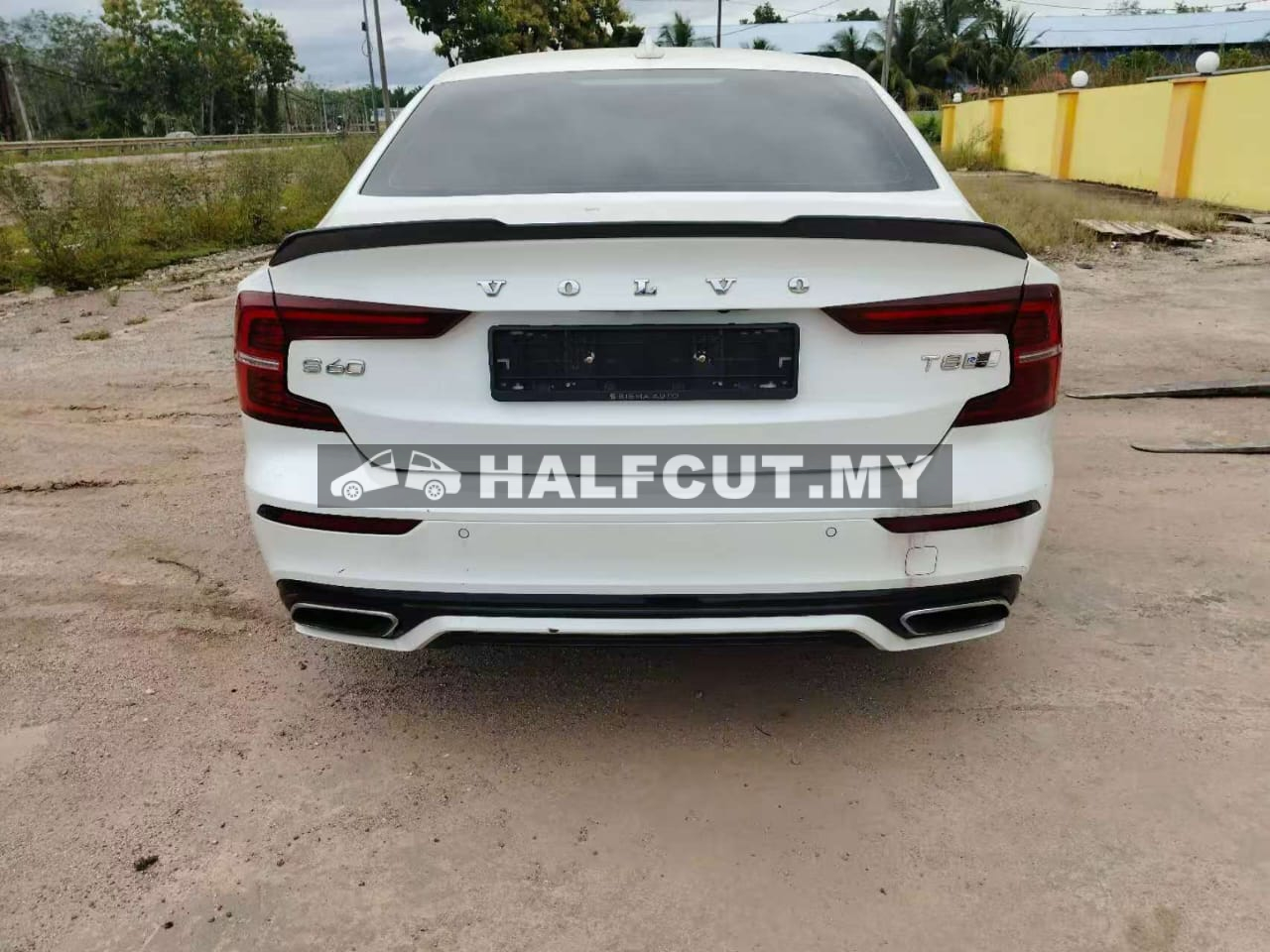 VOLVO S60 2021 T8 HALF CUT