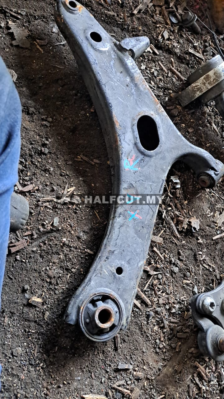 SUBARU XV FRONT LOWER RH