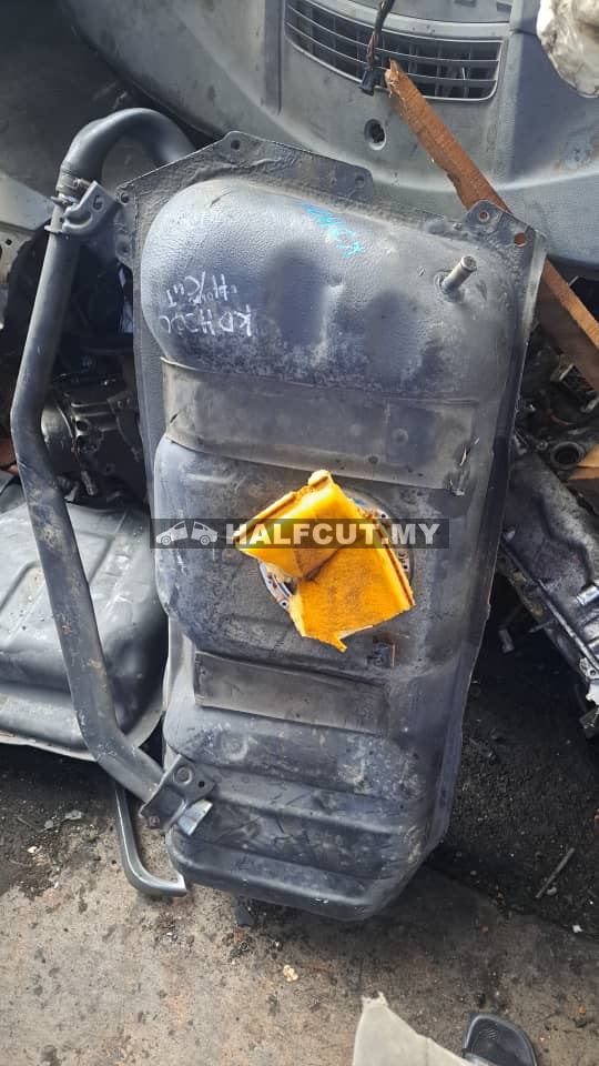 TOYOTA HICE KDH200 PETROL TANK