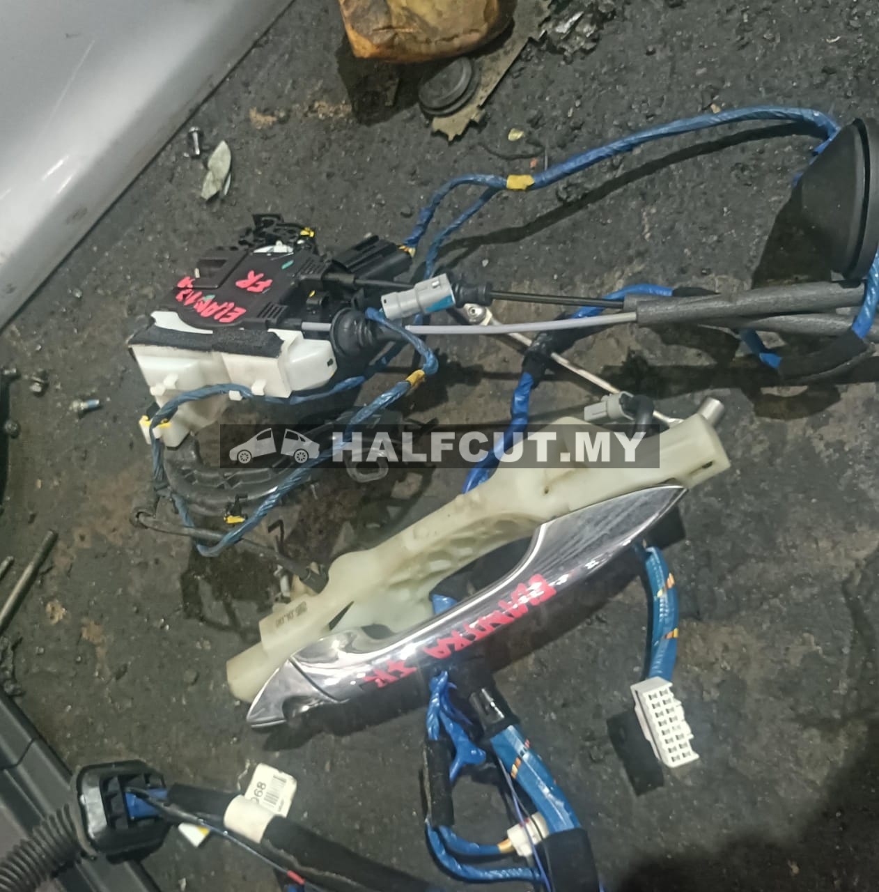 HYUNDAI ELANTRA FRONT DOOR LOCK & HANDLE F/R