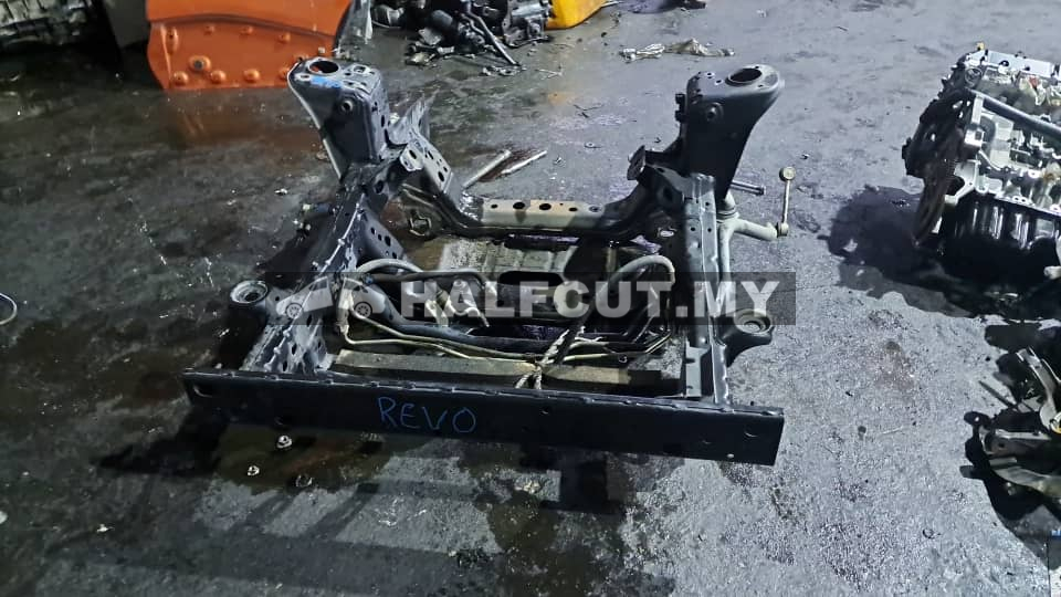 TOYOTA HILUX REVO 2GD ALTO CHASSIS
