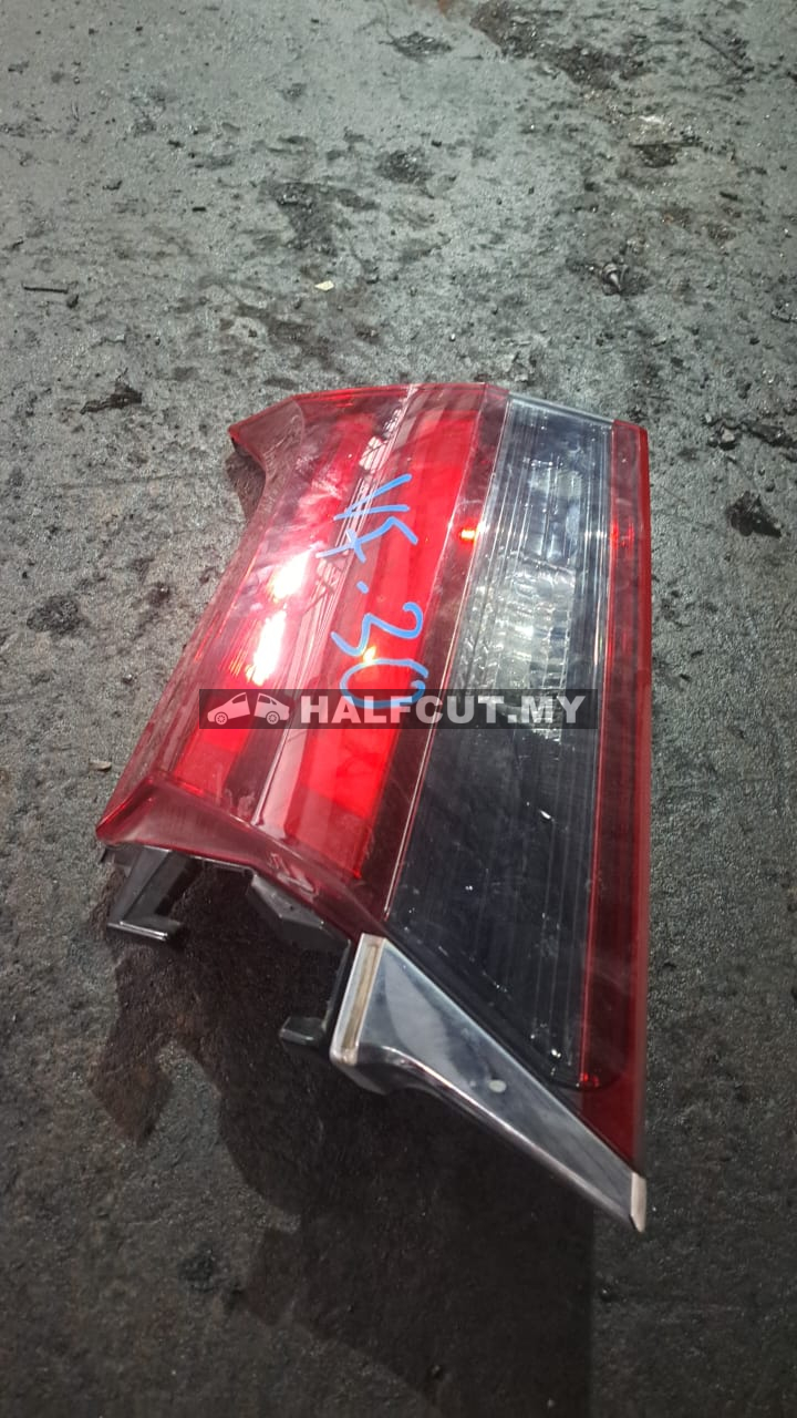 TOYOTA VELLFIRE 30 REFLCTOR LAMP (58-70 ) RH