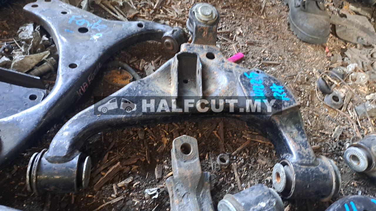 TOYOTA HILUX KUN26 FRONT LOWER RH