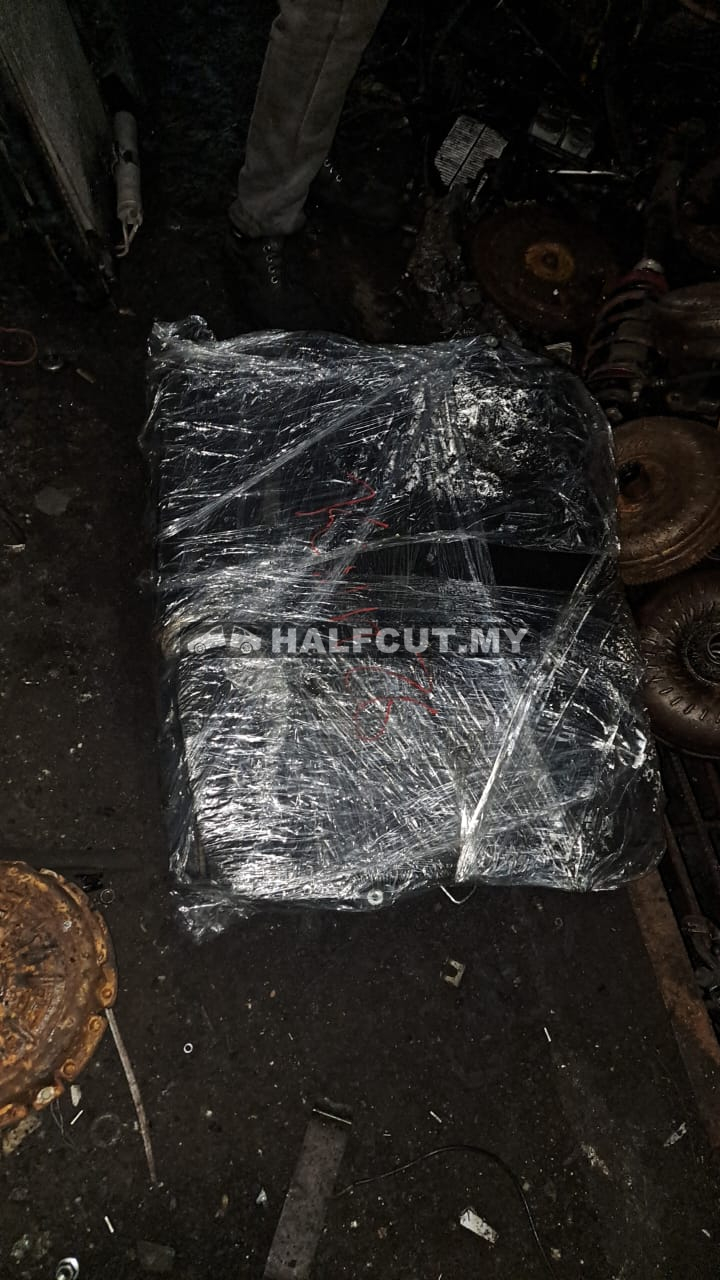 TOYOTA HILUX KUN26 RADIATOR