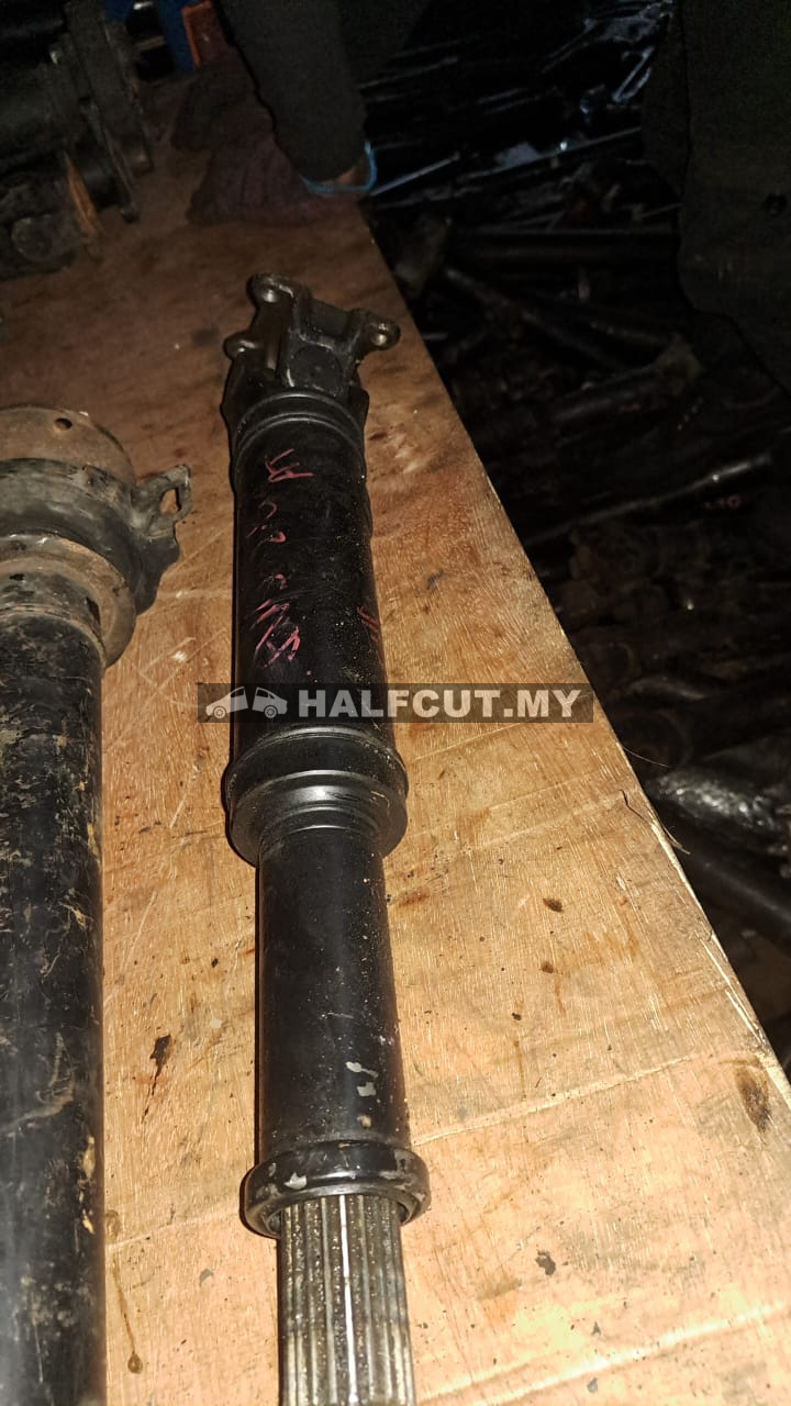 TOYOTA HILUX REVO  LONG SHAFT