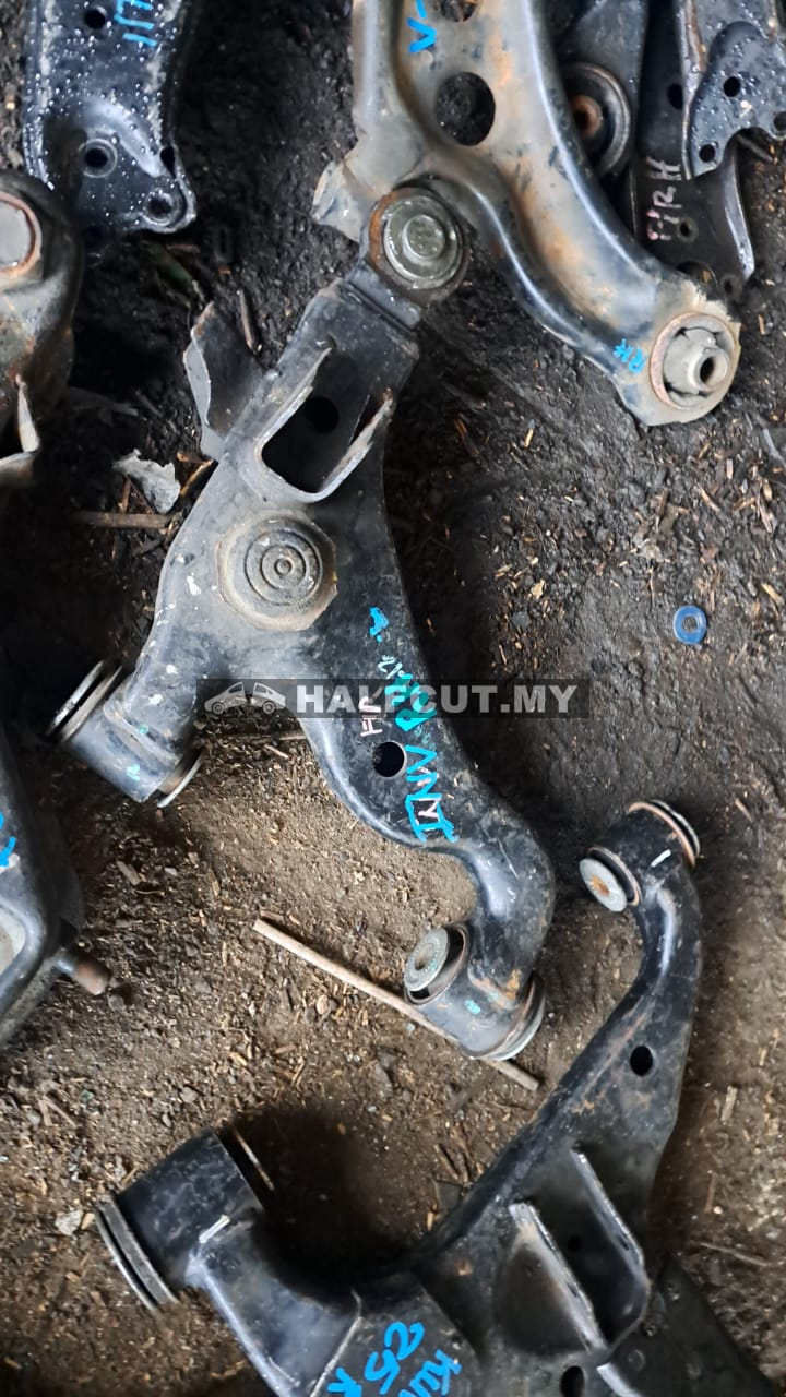 TOYOTA INNOVA FRONT LOWER RH