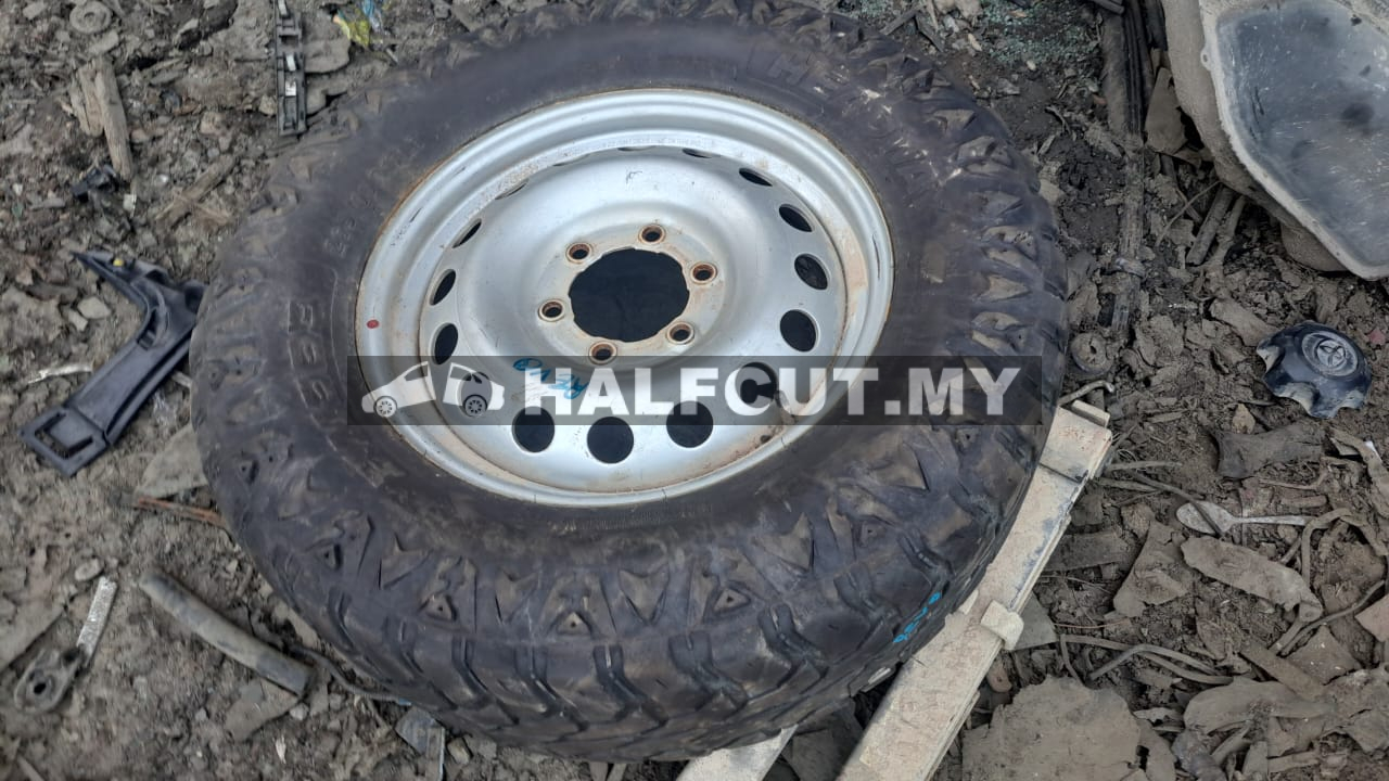 TOYOTA HILUX REVO SPORT RIM R17