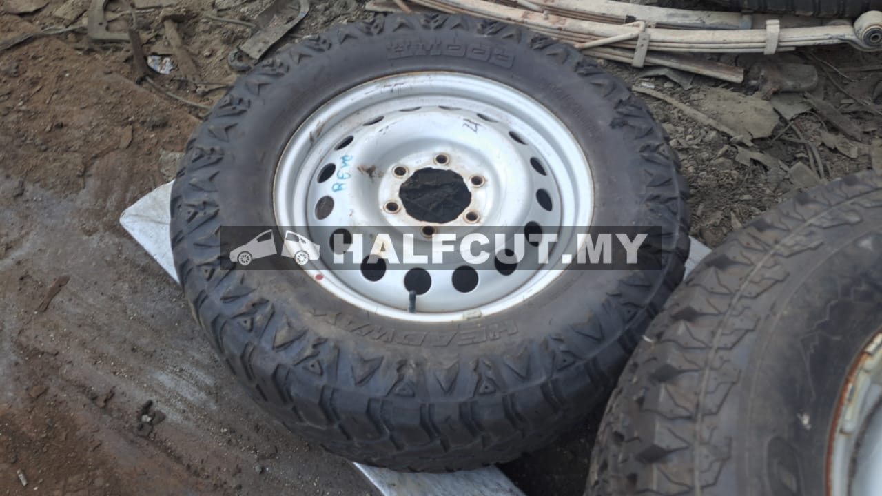 TOYOTA HILUX REVO SPORT RIM R17