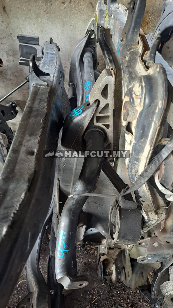 PORSCHE CAYENNE 958 4.8 FRONT CROSSMEMBER