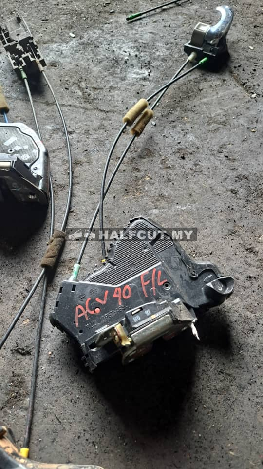 TOYOTA CAMRY ACV40 FRONT LOCK F/L