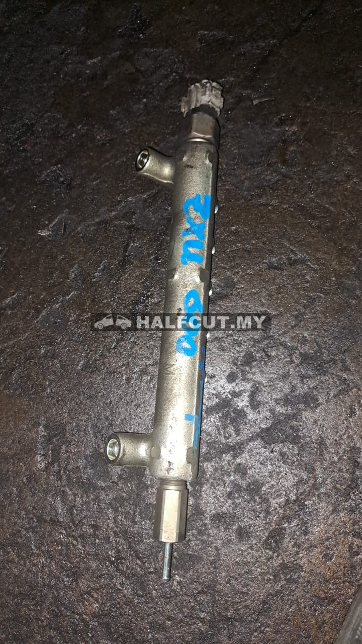 HINO ZXU600 N04C FUEL RAIL