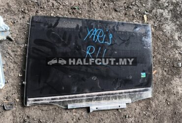 TOYOTA YARIS  REAR  POWER WINDOW GLASS R/L