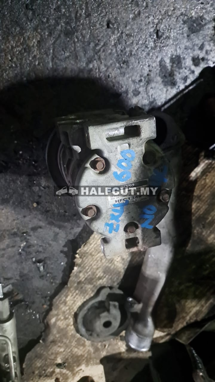 HINO ZXU600 N04C COMPRESSOR