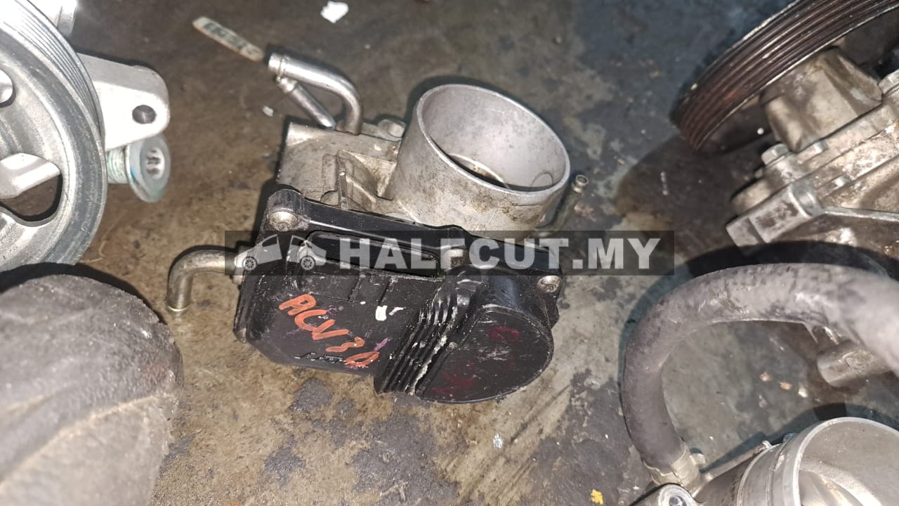 TOYOTA CAMRY ACV30 THROTTLE BODY