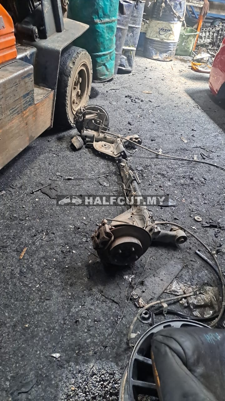 NISSAN SERENA C27 REAR AXLE